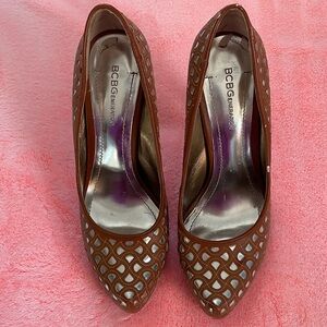 BCBG Brown & Silver Cutout Heels
So very Appealing
Very stylish Jeans or a Dress